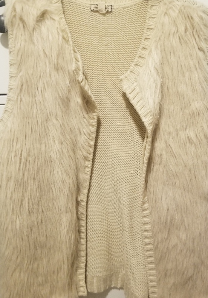 Womans Vest w/ fur